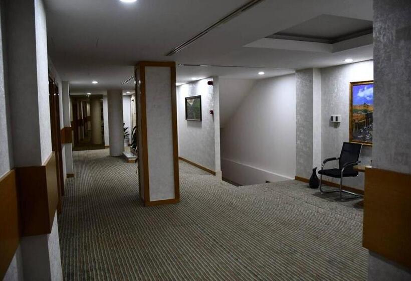 هتل Hilen De Ville