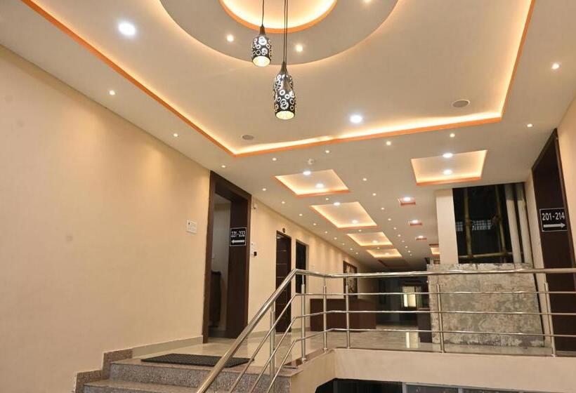 Отель Holy Grand