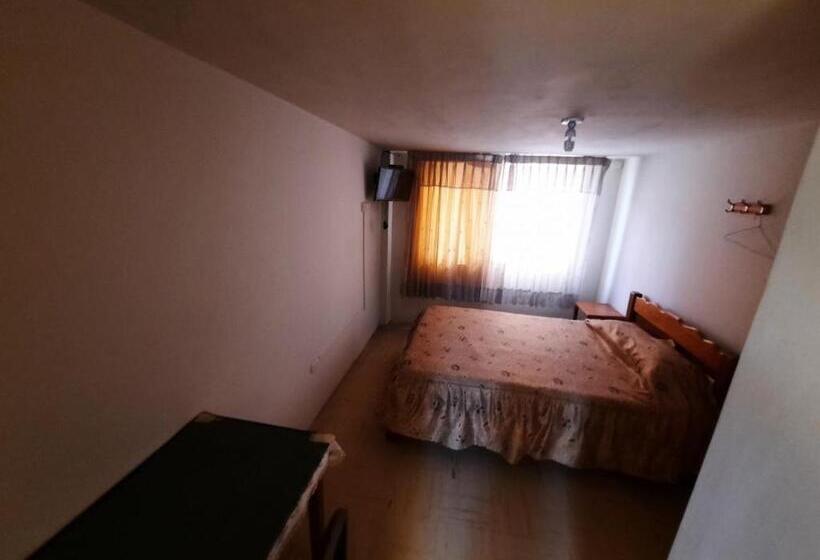 ホテル Hostal Lara