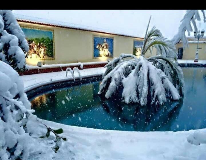 هتل Hôtel Des Frères Bouaza