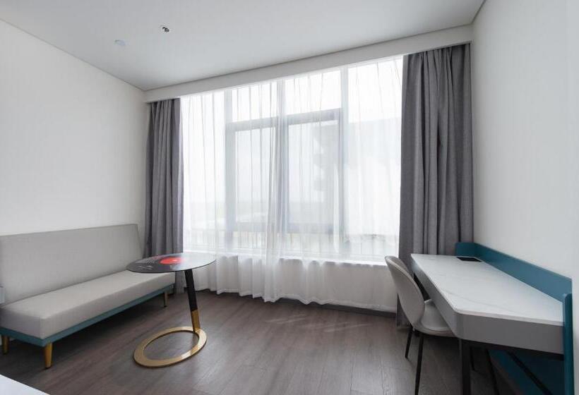 בית מלון כפרי Ibis Li Wang Road, Jiaodong Airport