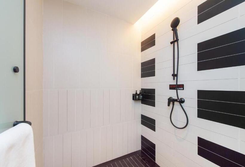 בית מלון כפרי Ibis Li Wang Road, Jiaodong Airport