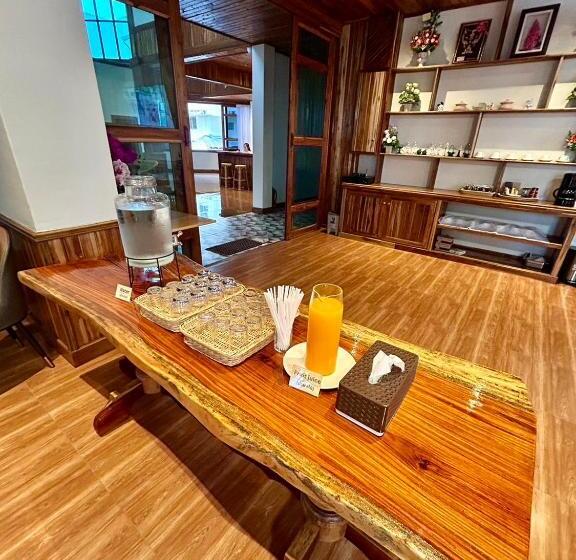 ホテル Kum Chan House