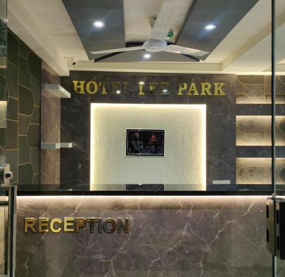 Отель Lee Park