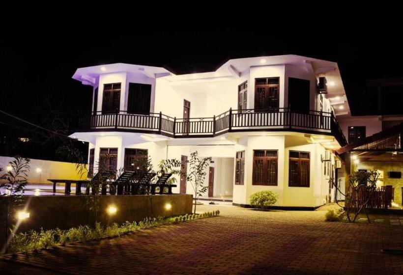 Mamma Raji Hotel Freedom Paradise