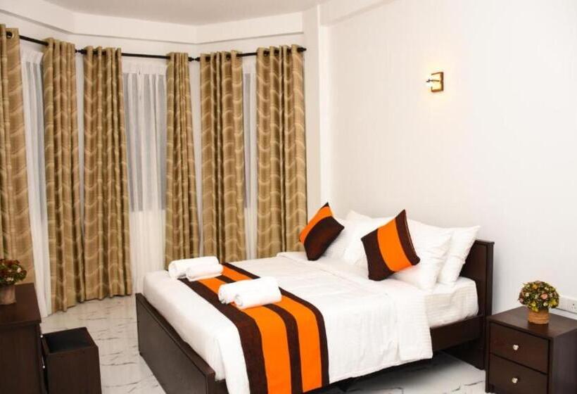 Mamma Raji Hotel Freedom Paradise