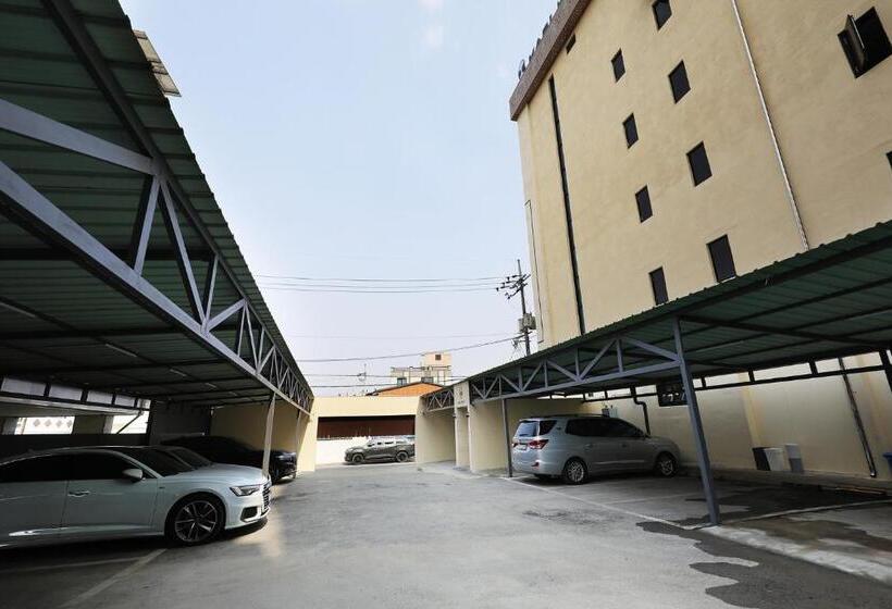 בית מלון כפרי Mari