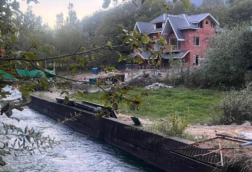 ホテル Marina Resort Pahalgam