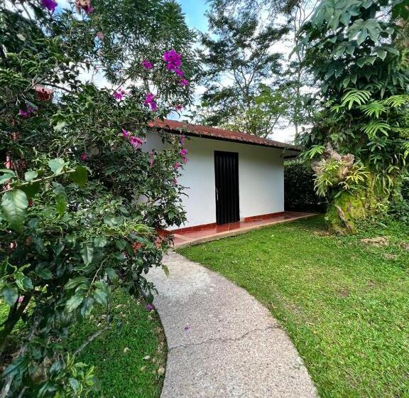 هتل Monte Alto Campestre