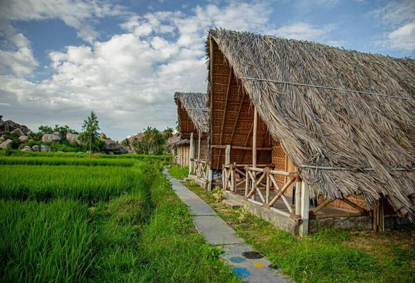 هتل Om Home Hampi