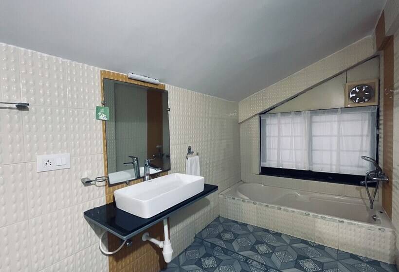 Nagas Hotel Satyavati Morjim