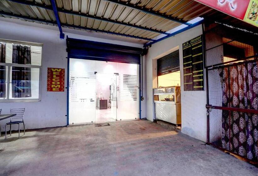 ホテル Oyo Ns Family Restaurant