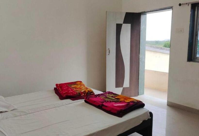 فندق Oyo Royal Palace