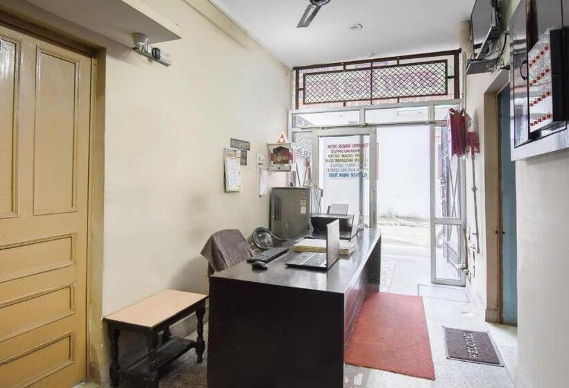 Отель Oyo Yatra Guest House