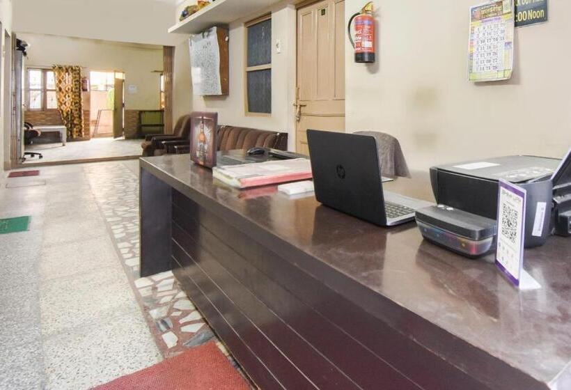 Отель Oyo Yatra Guest House