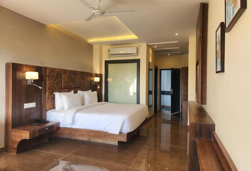 酒店 Staycation Premium Riviera Resort Dharamshala A Riverside Resort With Balcony View