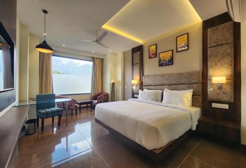 酒店 Staycation Premium Riviera Resort Dharamshala A Riverside Resort With Balcony View