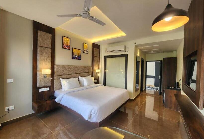 酒店 Staycation Premium Riviera Resort Dharamshala A Riverside Resort With Balcony View