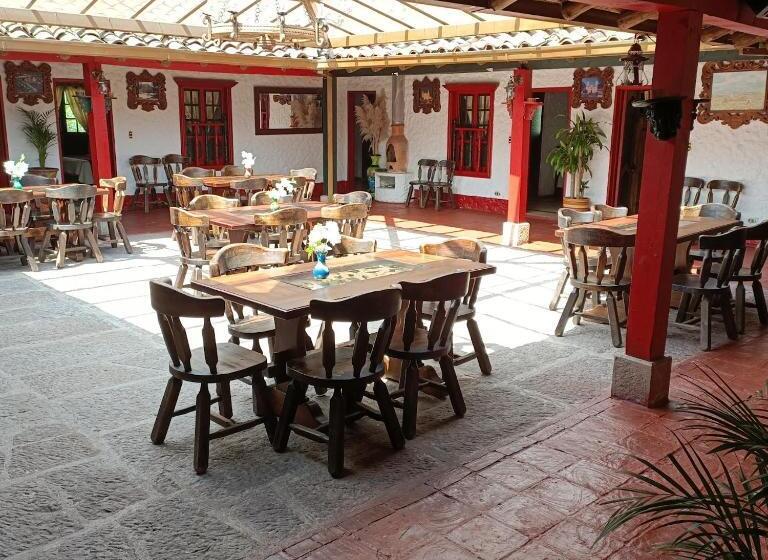 בית מלון כפרי Posada Aquilino