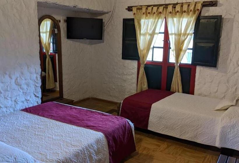 בית מלון כפרי Posada Aquilino