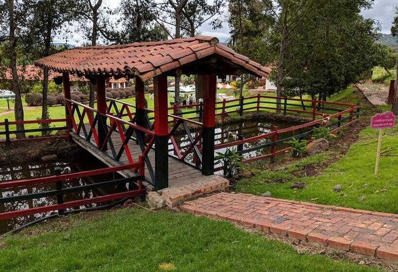 בית מלון כפרי Posada Aquilino