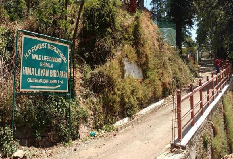 ホテル Royal Retreat Shimla