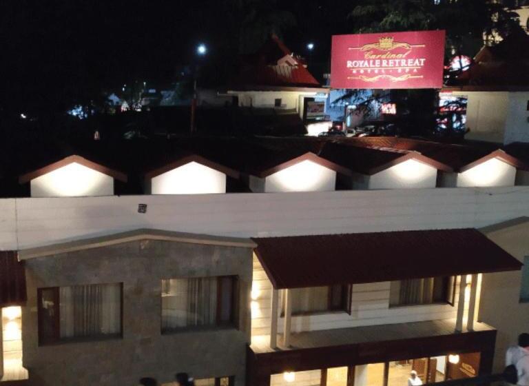 ホテル Royal Retreat Shimla