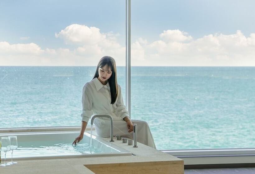 Отель Sharp & Flat