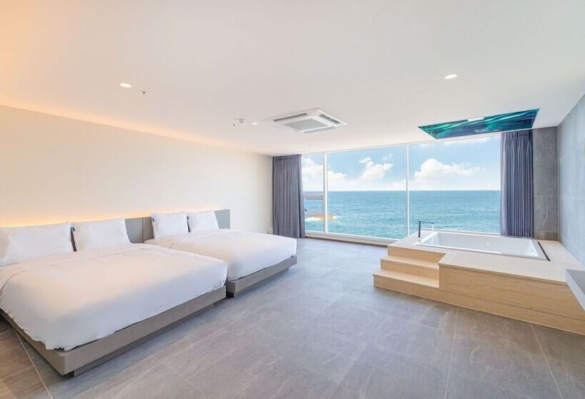 Отель Sharp & Flat