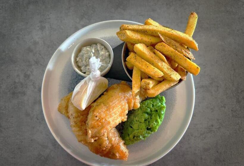 בית מלון כפרי The Dormy House