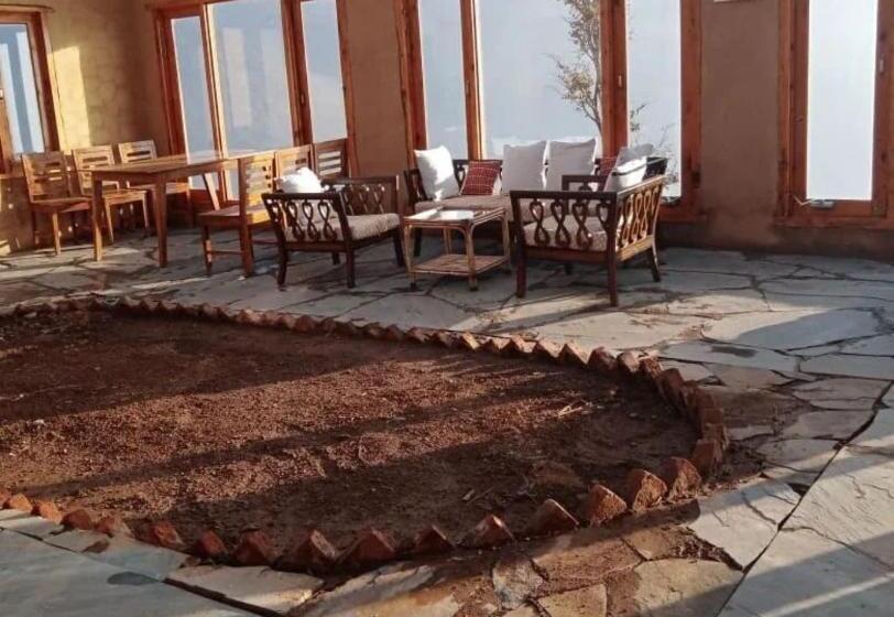 فندق The Goat Village