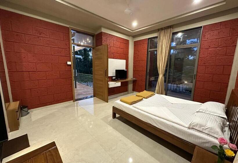 בית מלון כפרי The Oasis Resort