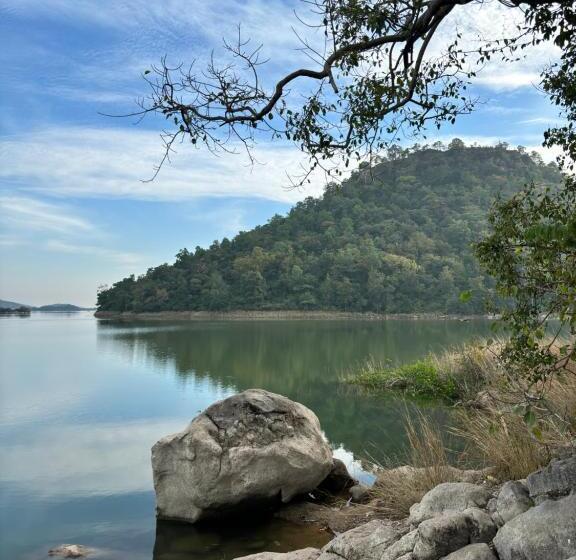 호텔 Wild Woods Tiger Resort