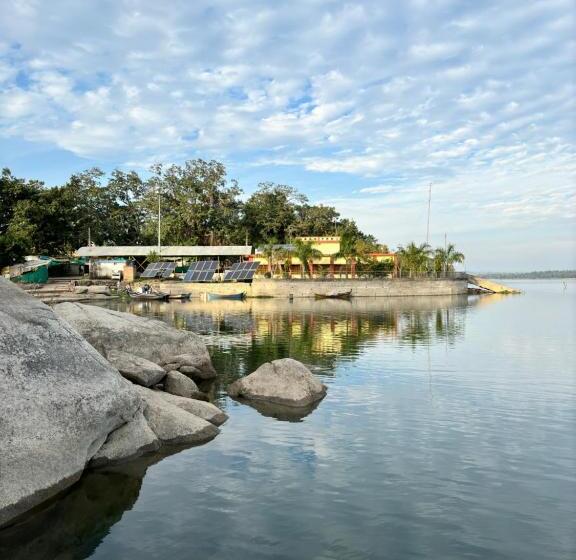 호텔 Wild Woods Tiger Resort