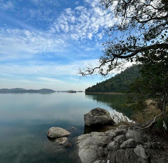 فندق Wild Woods Tiger Resort