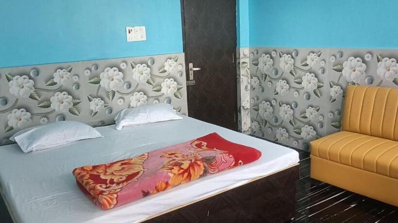 New Hotel Gautam Lodging & Fooding