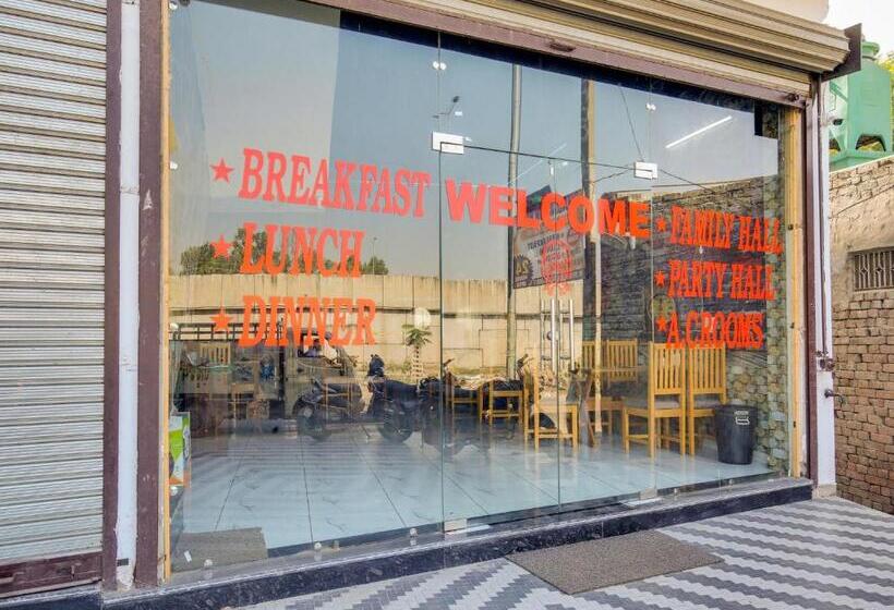 Oyo Hotel Riyasat Inn