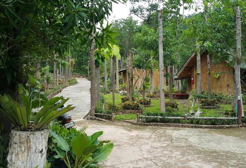 פנסיון ลิ้นฟ้าแคมป์ปิ้งรีสอร์ท