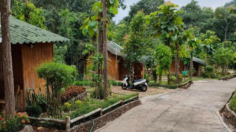 פנסיון ลิ้นฟ้าแคมป์ปิ้งรีสอร์ท