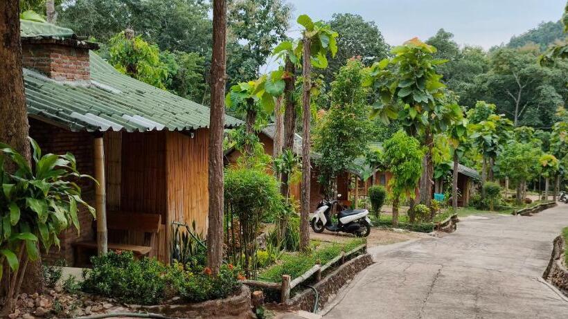 פנסיון ลิ้นฟ้าแคมป์ปิ้งรีสอร์ท