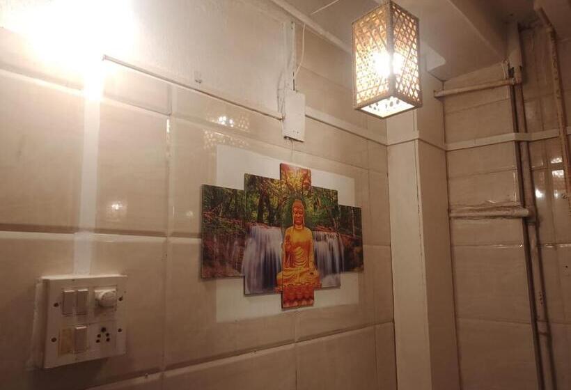 Pensión 2 Bhk Penthouse In Khar West With All Ammenties