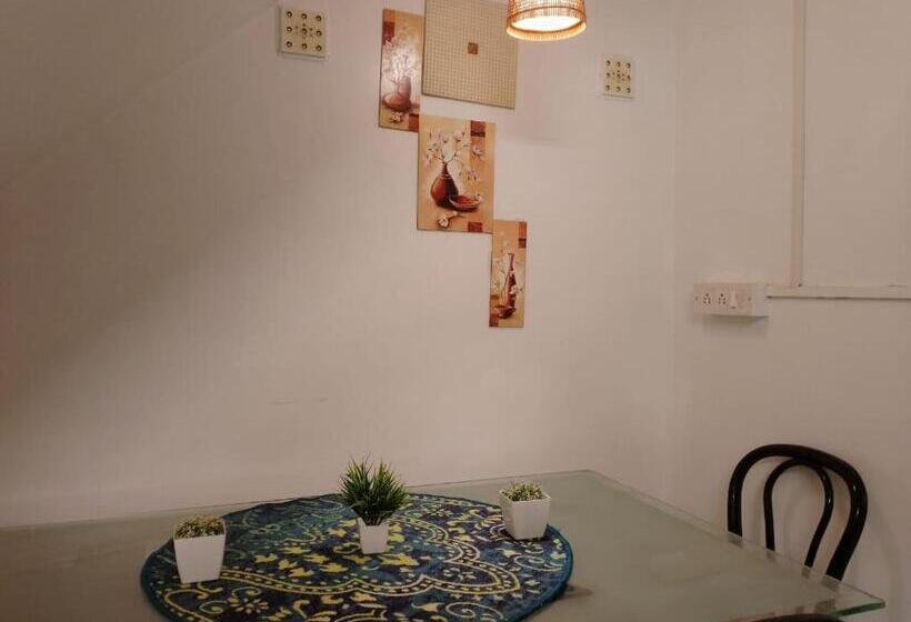 Pensión 2 Bhk Penthouse In Khar West With All Ammenties