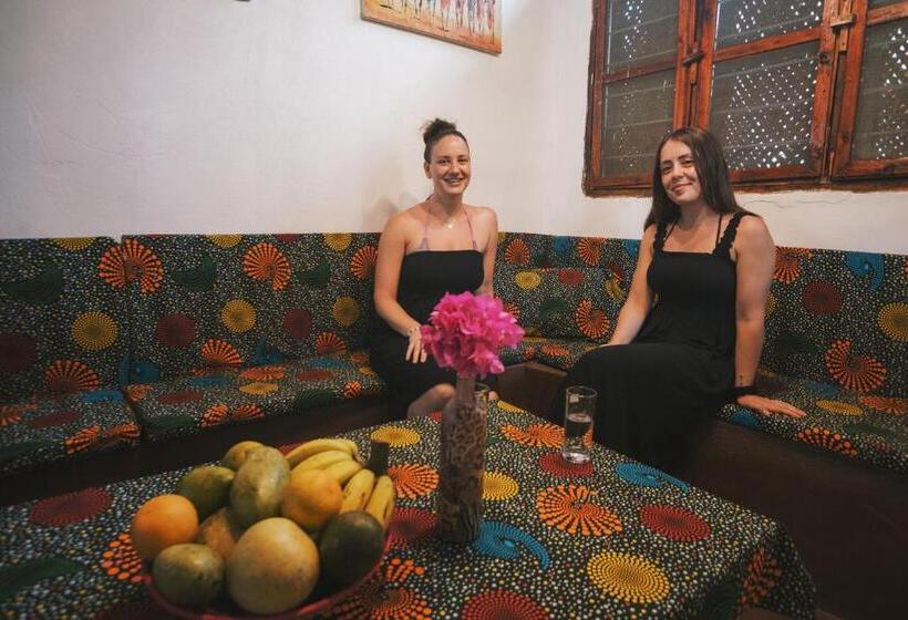 פנסיון Cozy Lodge   Guesthouse