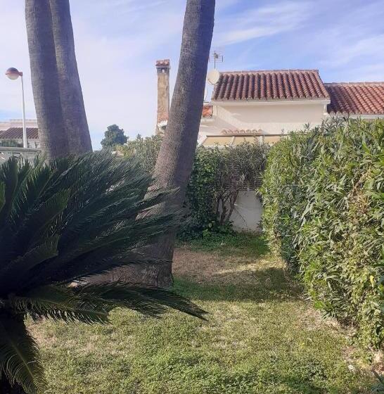 ペンション Els Poblets Denia Offers Casa Crosby Private Studio Within Walking Distance To The Beach