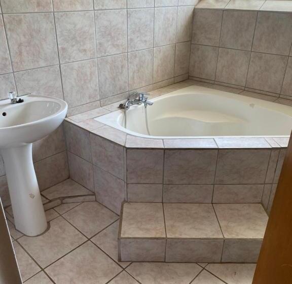 بنسيون Good Life Guest House In Orkney +27731671754