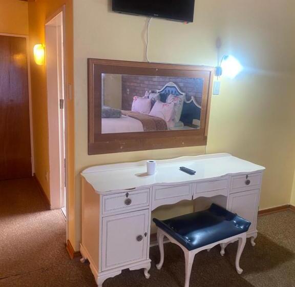 ペンション Good Life Guest House In Orkney +27731671754