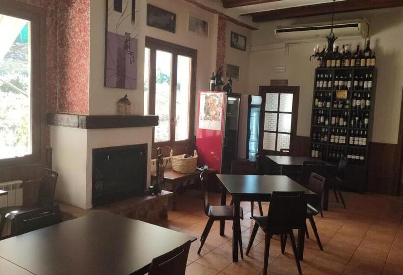 פנסיון Hostal Restaurante Andra