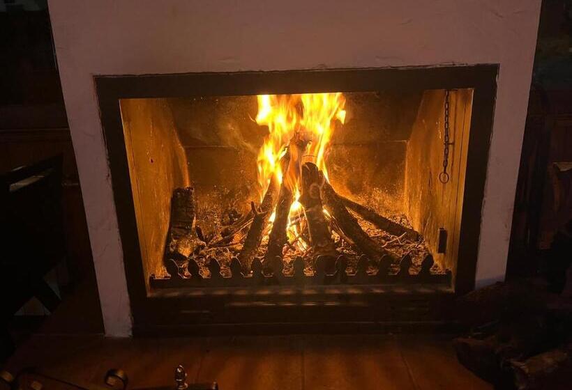 پانسیون Hostal Restaurante Andra