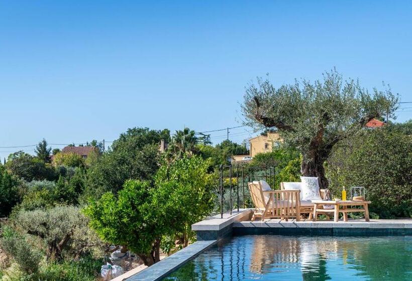 פנסיון La Bastide Des Culs Rousset