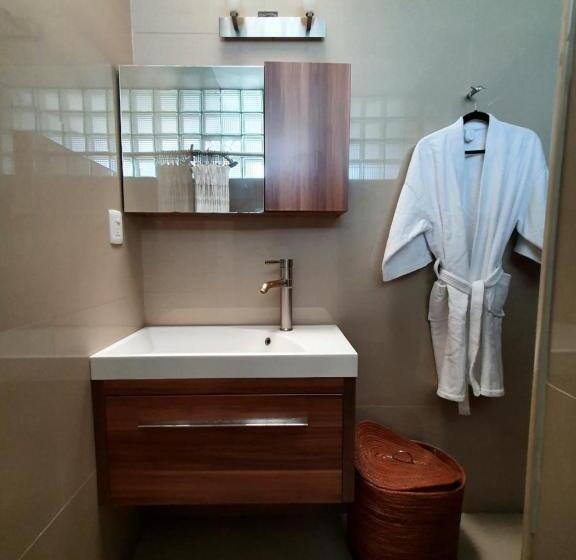 پانسیون Lindas Suites Eugenio Sue